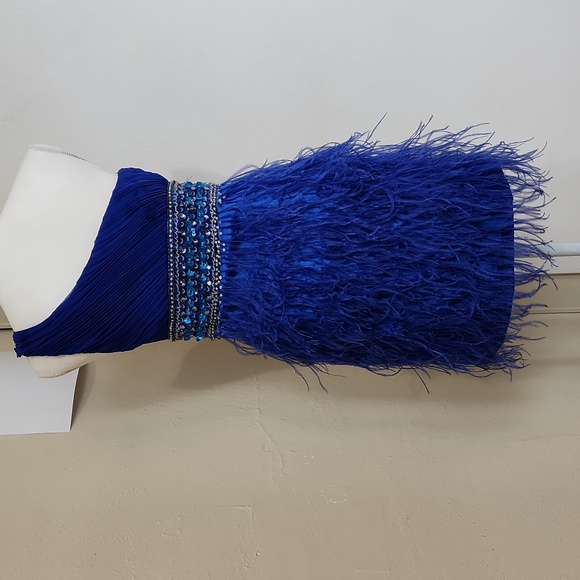 Size 3/4 royal blue feather one shoulder dress by Dave & Johnny short dress - Picture 5 of 9